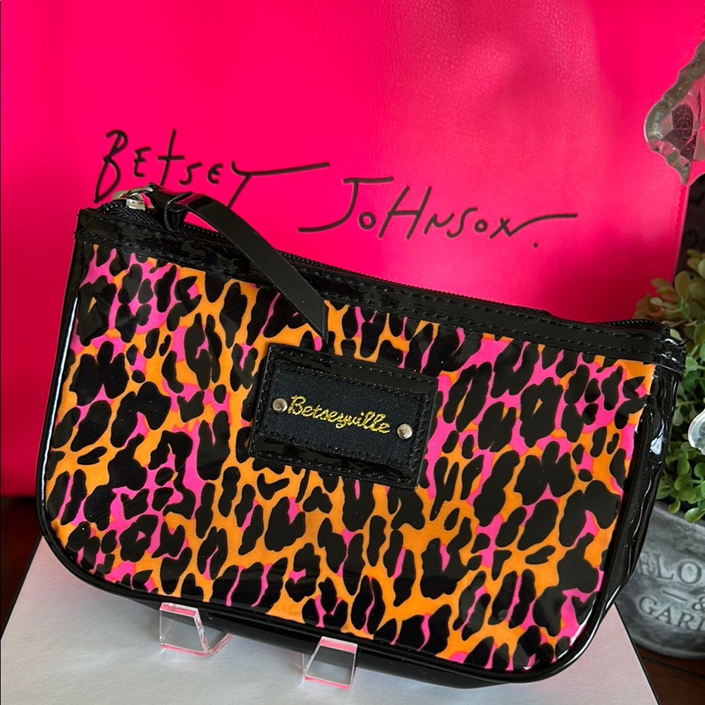 Betsey Johnson Pink and Orange Leopard Print cosmetic Beauty Bag
